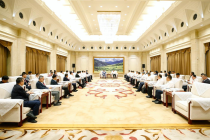 立国集团牵头组织上市公司考察团走进新疆