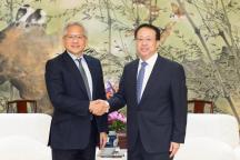 上海市市长龚正会见黄仁勋 共话科技合作与发展