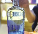 經(jīng)銷商回應(yīng)飲用水988元一瓶 水晶加持引爭議