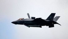 曝美數(shù)架戰(zhàn)機(jī)曾險(xiǎn)些被胡塞武裝擊中 美軍行動(dòng)陷入困境