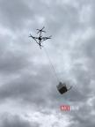 榕江洪水無人機(jī)空投2000份盒飯 科技為人暖人心