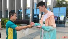 1米96男孩681分拿到清華通知書 學(xué)霸的喜悅與夢想
