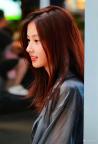 河南15歲素人女孩走紅 街拍神顏獲于正青睞