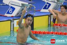 张展硕夺冠潘展乐摘铜 孙杨无成绩 新星闪耀赛场