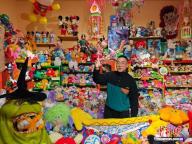 探访秦岭下的“玩具世界” 创意与收藏的乐园