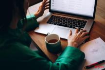 西班牙女員工提前到崗被開除 過度積極惹爭議