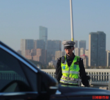 长沙交警AI眼镜上岗 提升核查效率80%