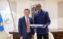 馬云現(xiàn)身非洲與盧旺達(dá)總統(tǒng)會(huì)談 共商“非洲商業(yè)英雄”計(jì)劃