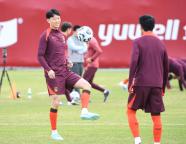 国足在广东集训 备战训练进行中