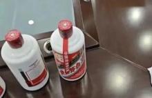 食客自带3瓶茅台全被服务员调包 假酒替换真茅台