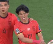 U23国足球员鲍世蒙开场8分钟伤退 防线再遭打击