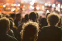 小伙失恋给客人上空盘