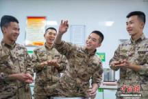 武警桂林支队军营闹元宵 欢度佳节暖人心