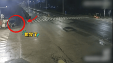 上海3人开着豪车偷早餐车 豪车里的“渴”不容缓