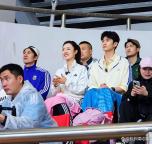 张云龙管乐现身苏超 明星观赛引热议