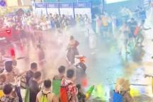 泼水节不能变味到人车狗都骚扰 文明庆祝需共识