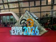 高科技产品惊艳亮相消博会 AI赋能消费新体验