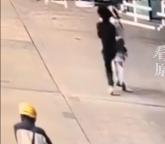 被15岁男孩冲撞的女子拒绝和解 坚决起诉维护权益