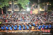 沉浸式感受佛山疊滘“龍舟漂移” 夜訓(xùn)精彩瞬間