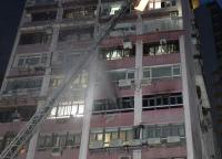 香港消防處回應(yīng)佐敦道住宅火情 一人昏迷送醫(yī)