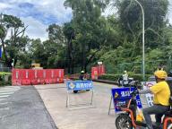 深圳降雨致一路段发生路面塌陷，路段临时封闭抢修中