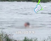 男子将女儿托付妻子跳水救出2落水孩童 大腿拉伤毫无察觉