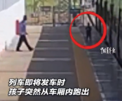 美一女记者直播时蟑螂落胸前 最终淡定完成直播