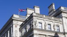 英国召见伊朗驻英大使并制裁两名伊朗籍人士 反制所谓“恶意活动”