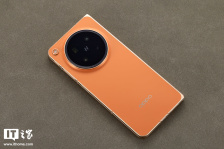 IT之家开箱OPPO Find N6 图赏：号称“全球最平整折叠手机”，无感折痕，久用平整