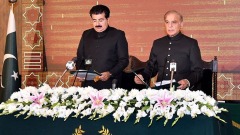 शाहबाज़ शरीफ ने पाकिस्तानी प्रधानमंत्री पद की शपथ ली