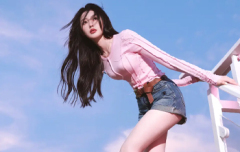 张天爱粉嫩露腰装秒变性感甜心 白皙美腿超吸睛