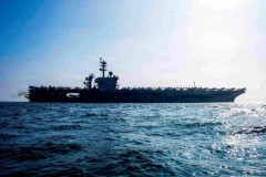 美国航母老兵 跳海了