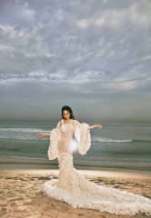 蔡依林穿白色长裙勾勒曲线身材 精彩画面超吸睛！