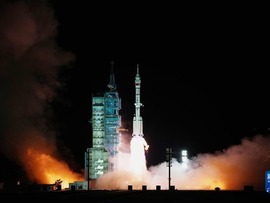پرتاب با موفقیت فضاپیمای سرنشین دار شن جوئو-13 توسط چین