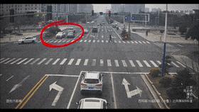 90岁老人吐血病危交警7分钟送医