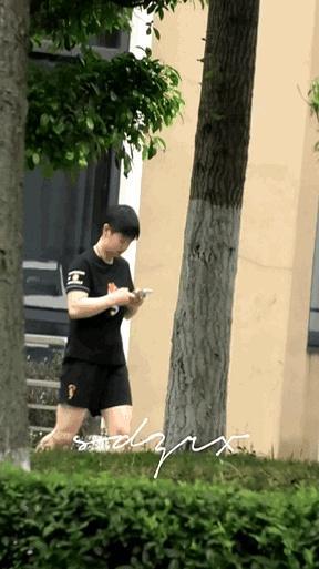 王楚欽封訓開會略顯疲憊 高強度訓練后狀態(tài)引關(guān)注