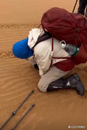 牧民开车撞伤游客？当地回应 旅游业遇危机