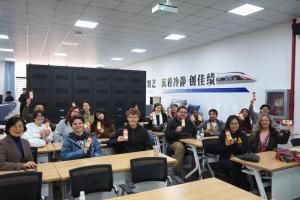 以高铁为媒 展文化之美——武汉铁路职院“速度中国”第十三季美国学生专场开讲