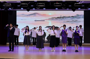 以江豚为航标 护一江碧水——武汉交通职业学院师生同台演绎护江故事