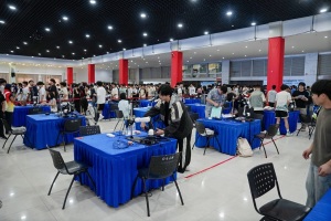 全省50余所高校千余支队伍近3000大学生齐聚江城 2026睿抗机器人开发者大赛湖北省赛在武昌理工学院举行
