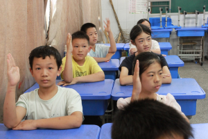 这个八一建军节,他们在乡村小学种下一颗“强军梦”的种子