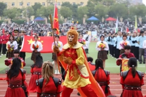 8个学院创意方阵展演，传统韵味与科创表达同台 武昌工学院第二十三届田径运动会开幕