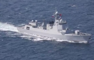 中国海军乌鲁木齐舰、太湖舰完成反海盗联合演习