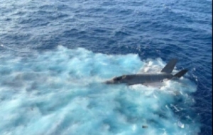 疑似F-35C坠入南海图片曝光！网友调侃：正在清洗