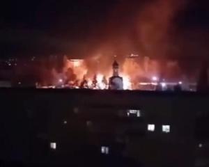 现场视频：乌军与俄军在苏梅激烈交火