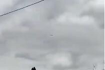 俄罗斯军队发射的口径导弹飞过基辅上空