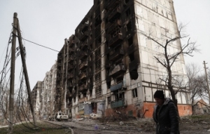 战火下的乌克兰：马里乌波尔开始重建