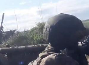 实拍：俄罗斯空降兵作战部队打击乌克兰军队据点。