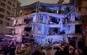 中国游客亲历土耳其地震：晃动剧烈 “捡回一条命。”