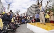 冲绳民众集会呼吁日本走和平道路 反对增加防卫费、在冲绳岛屿部署导弹、扩充自卫队